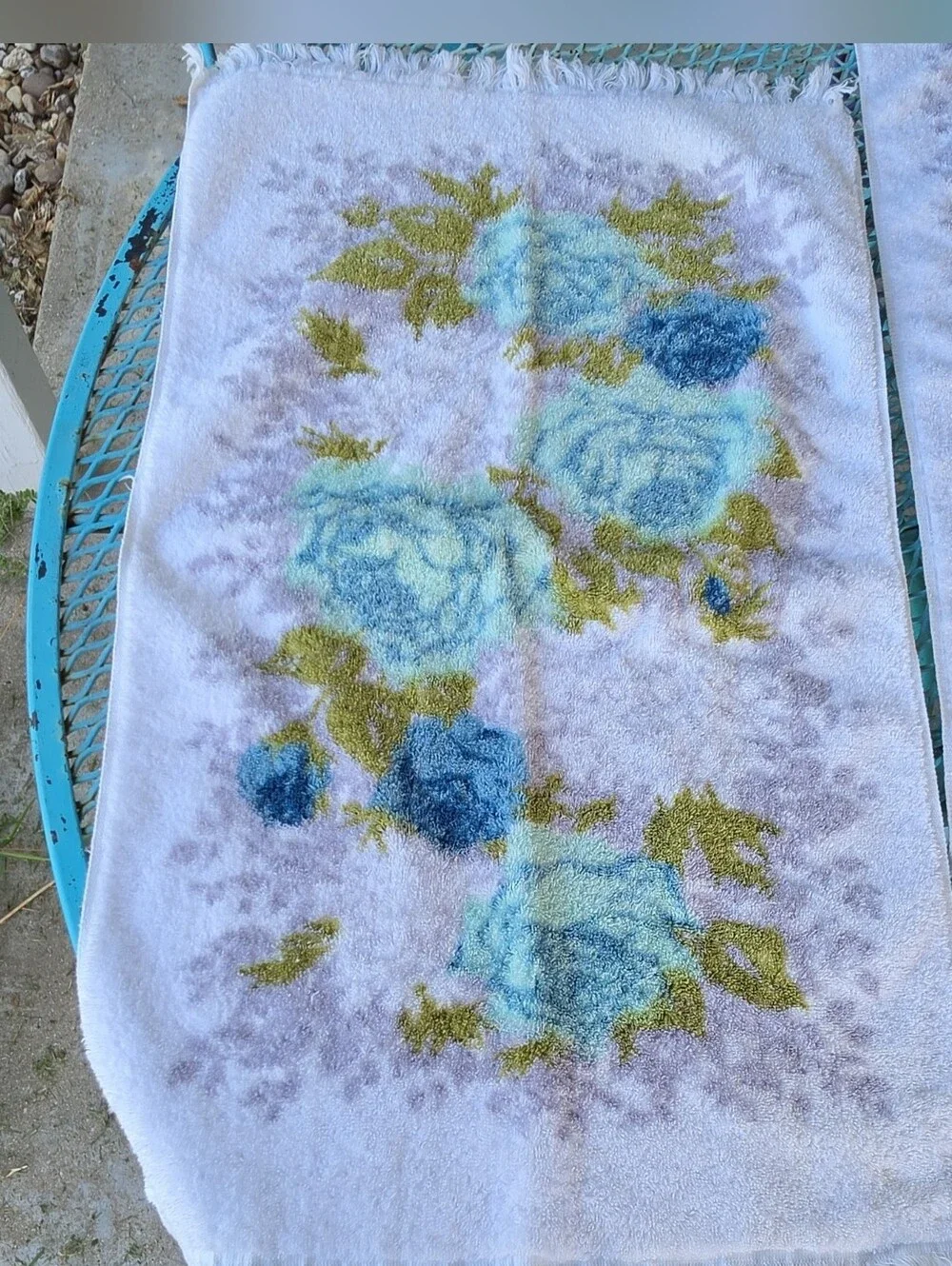 Fieldcrest Royal Velvet Floral Rose White/Blue/Green Fringed Cotton 3pc Set